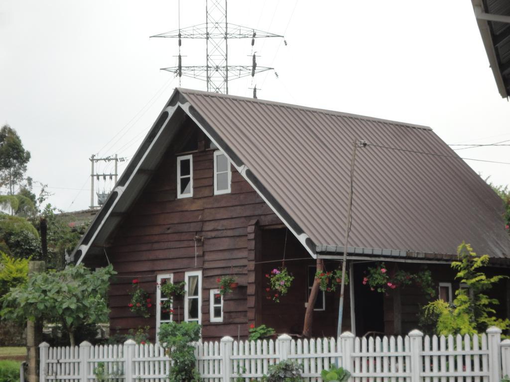 Eranga Guest Hotel Нувара Елия Екстериор снимка