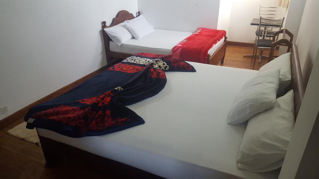 Eranga Guest Hotel Нувара Елия Екстериор снимка