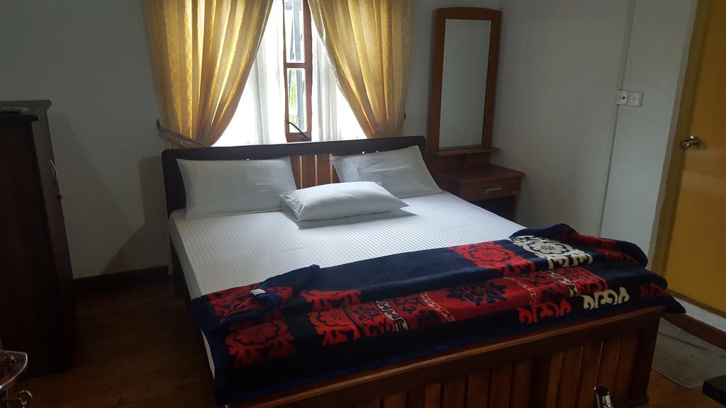 Eranga Guest Hotel Нувара Елия Екстериор снимка