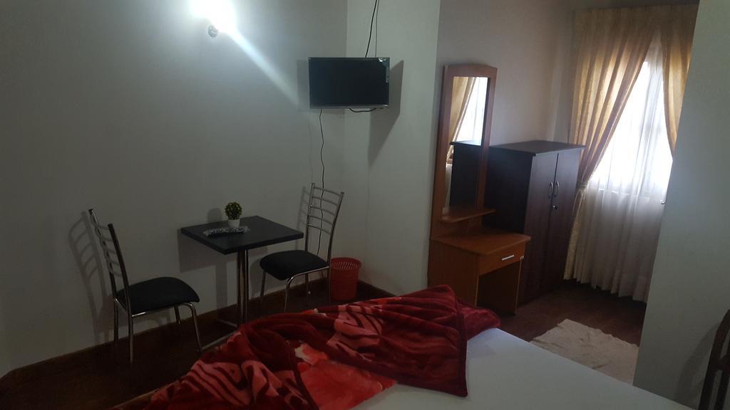 Eranga Guest Hotel Нувара Елия Екстериор снимка